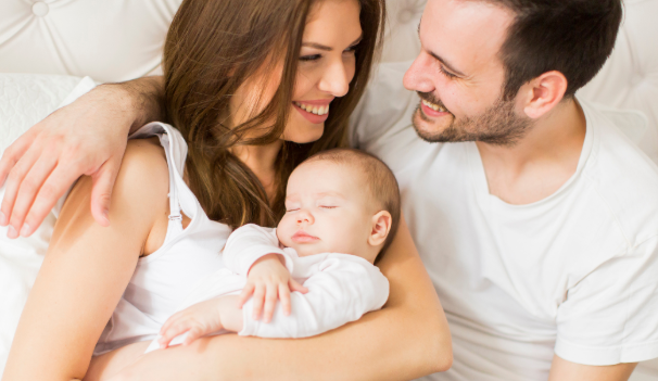 How Surrogacy Solutions Support Both Intended Parents and Surrogates